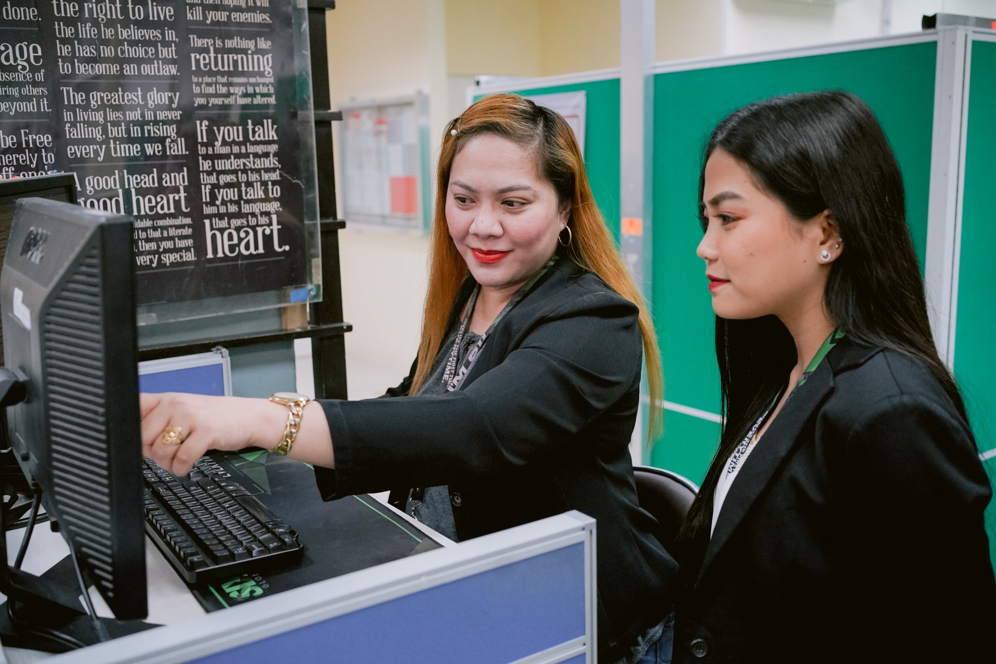Effective customer service phone tips and tricks that work | Outsource